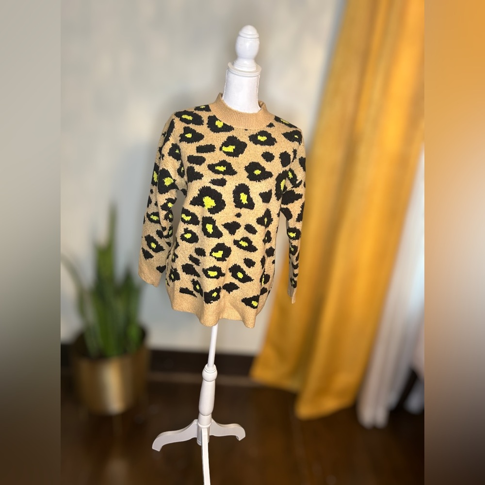 NWT Velvet Heart Oversized‎ Sweater Leopard Print with Neon Green Accents Sz Sml